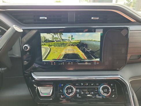 New 2026 GMC Sierra 3500 Denali Ultimate AWD/4WD image 13