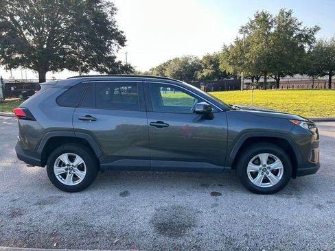 Used 2020 Toyota RAV4 XLE FWD image 6