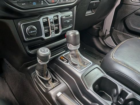 Used 2021 Jeep Wrangler Unlimited Sahara AWD/4WD image 21