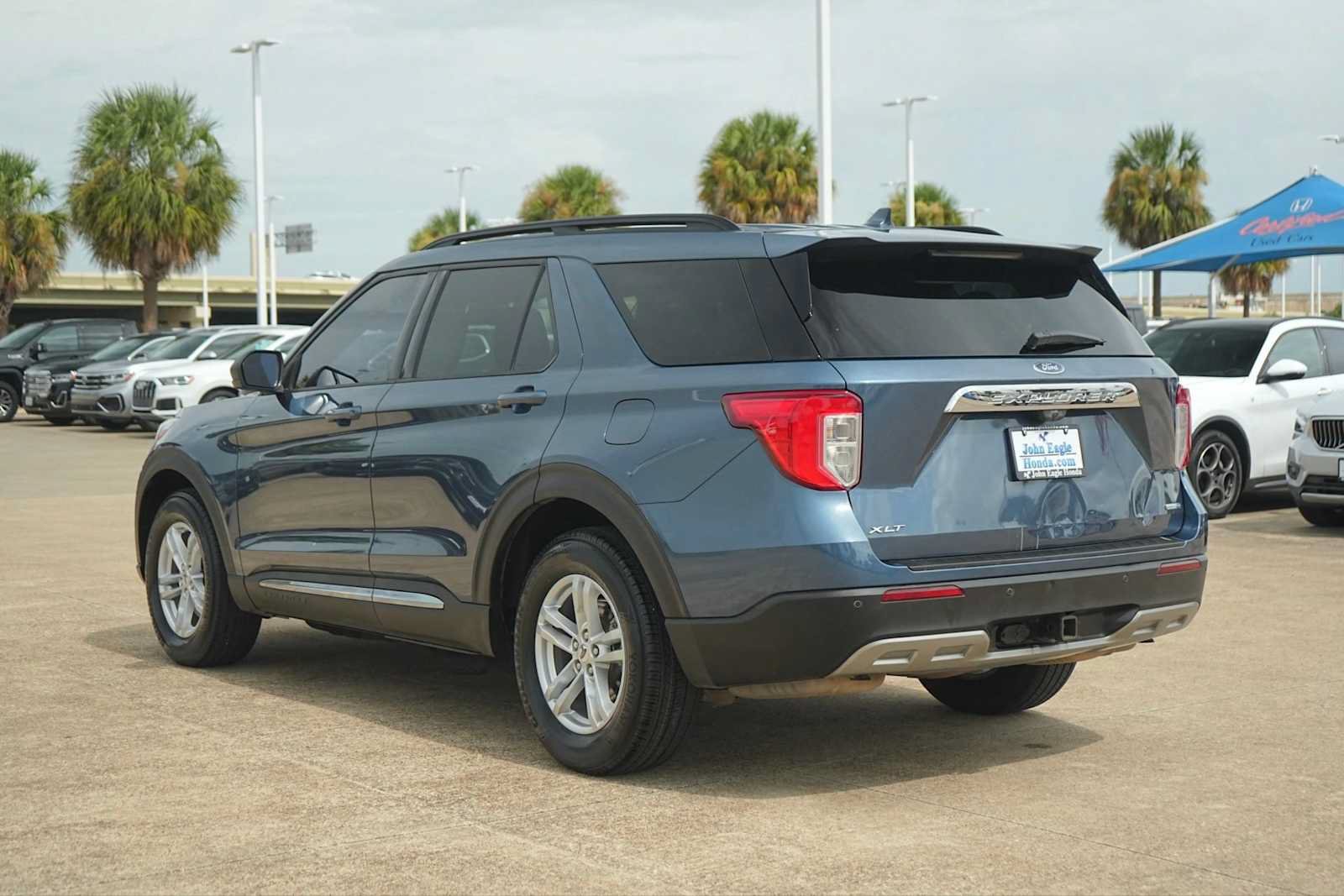 Used 2020 Ford Explorer XLT w/ Equipment Group 202A AWD/4WD image 4