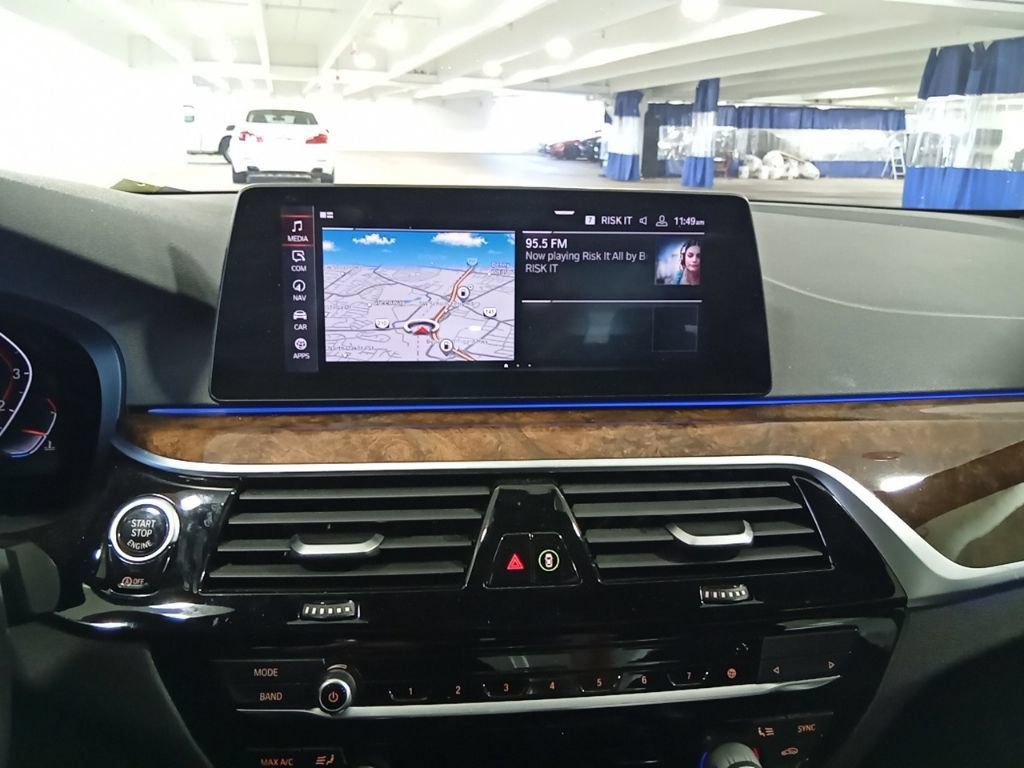Used 2020 BMW 530i xDrive w/ Convenience Package AWD/4WD image 18