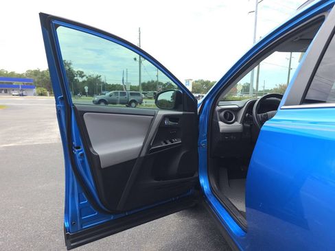 Used 2016 Toyota RAV4 Limited FWD image 9