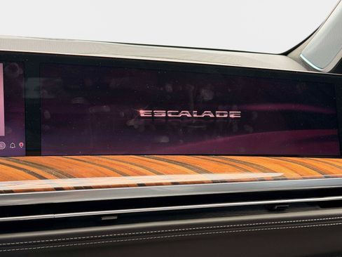Used 2026 Cadillac Escalade Platinum Sport w/ LPO, ONYX Package AWD/4WD image 16