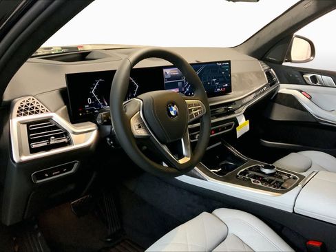 Used 2026 BMW X7 xDrive40i w/ Executive Package AWD/4WD image 8
