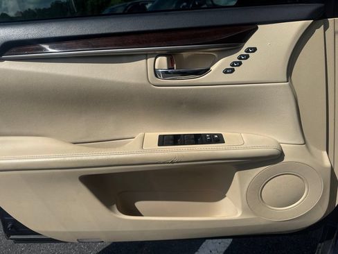 Used 2015 Lexus ES 350 w/ Luxury Package FWD image 9