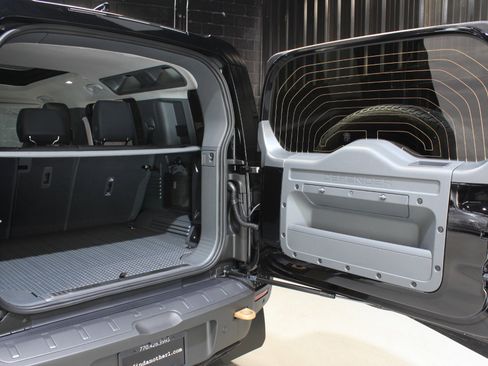 Used 2026 Land Rover Defender 110 OCTA image 84