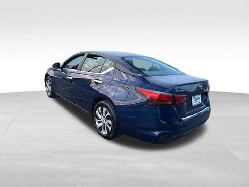 Used 2024 Nissan Altima 2.5 S image 5