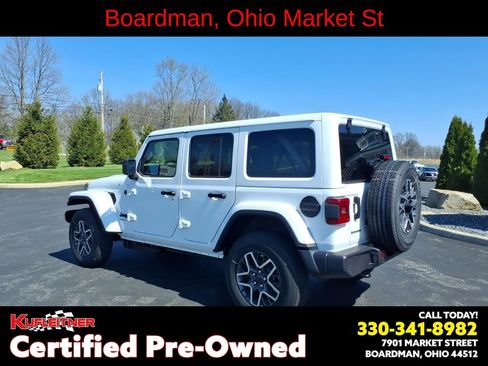 Used 2026 Jeep Wrangler Unlimited Sahara w/ Dual Top Group AWD/4WD image 3