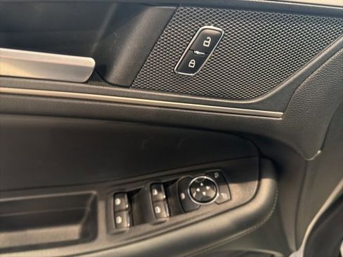 Used 2022 Ford Edge SEL w/ Convenience Package image 11