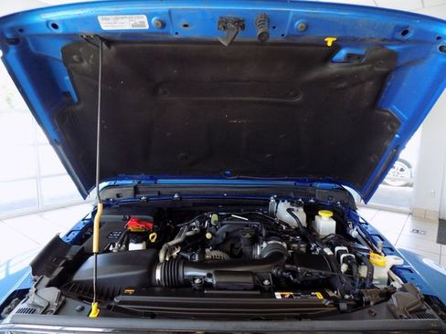 Used 2023 Jeep Gladiator Willys image 30