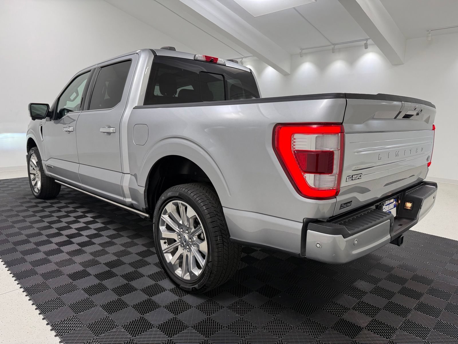 Used 2022 Ford F150 Limited AWD/4WD image 5