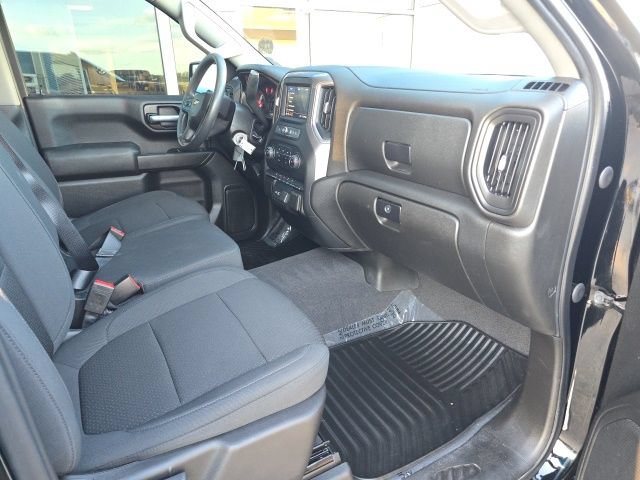 Used 2021 Chevrolet Silverado 1500 Custom w/ LPO, Dark Essentials Package AWD/4WD image 5
