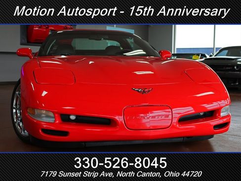 Used 2004 Chevrolet Corvette Coupe w/ Preferred Equipment Group RWD image 51