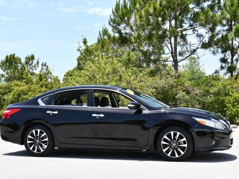 Used 2016 Nissan Altima 2.5 SL w/ Moonroof Package FWD image 8
