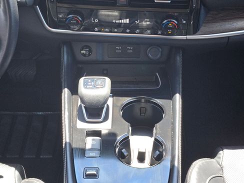 Certified 2024 Nissan Rogue Platinum FWD image 19