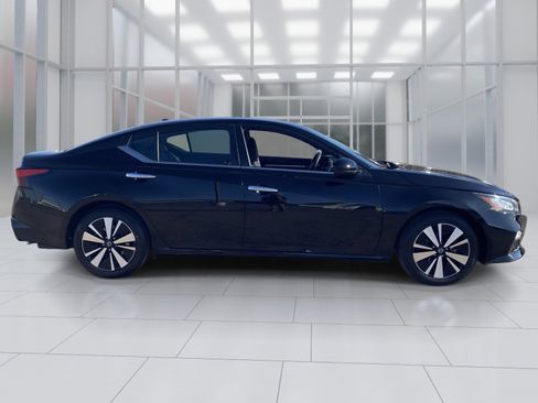 Used 2022 Nissan Altima 2.5 SV image 7