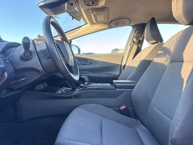 Used 2024 Toyota Prius LE FWD image 15