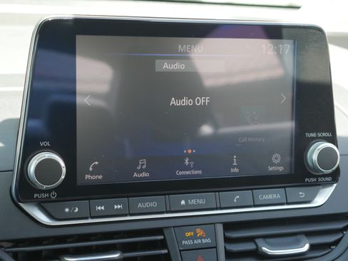 Certified 2022 Nissan Altima 2.5 SV w/ SV Premium Package AWD/4WD image 9