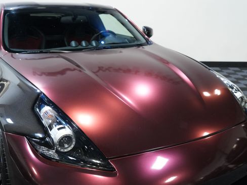 Used 2018 Nissan 370Z NISMO RWD image 12