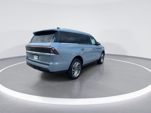 New 2025 Lincoln Navigator Reserve AWD/4WD image 8