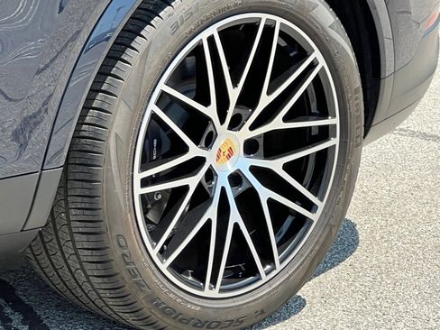 Certified 2024 Porsche Cayenne Coupe AWD/4WD image 14