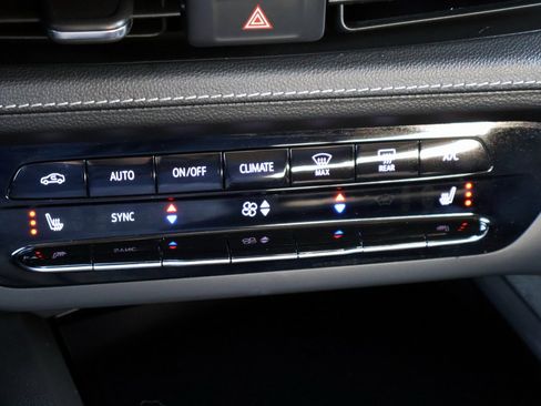 Used 2023 Buick Envision Essence image 29