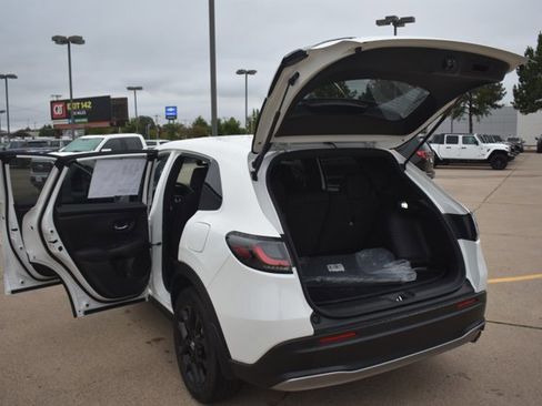 Used 2024 Honda HR-V Sport image 16