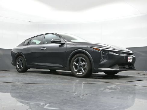 Used 2025 Kia K4 FWD image 42