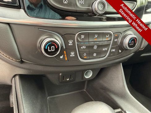 Used 2021 Chevrolet Traverse LT AWD/4WD image 31