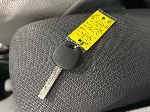 Used 2025 Toyota Corolla LE image 27