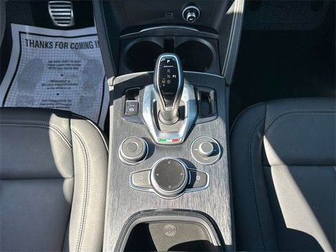 Used 2024 Alfa Romeo Stelvio Sprint image 19