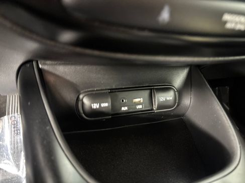 Used 2017 Kia Soul + FWD image 21