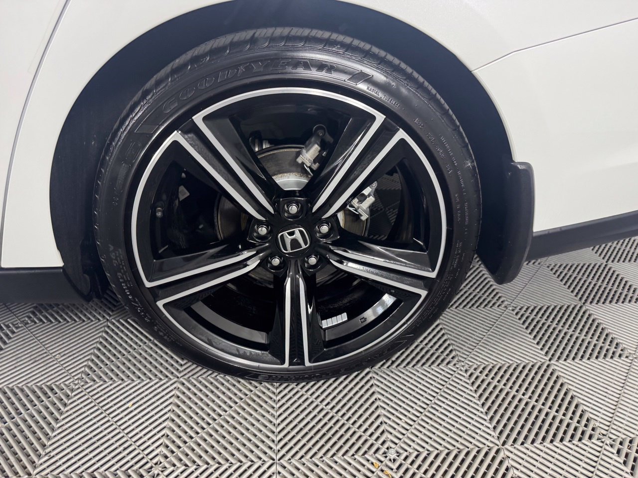 Used 2025 Honda Accord Sport image 38