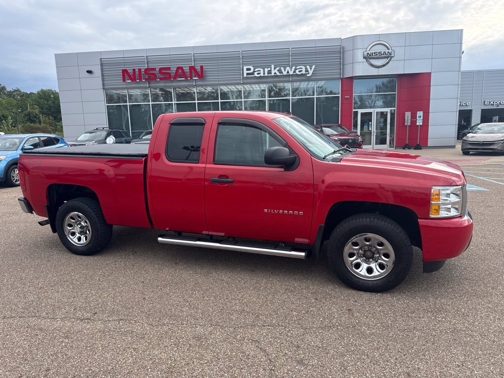Used 2011 Chevrolet Silverado 1500 LS AWD/4WD image 1