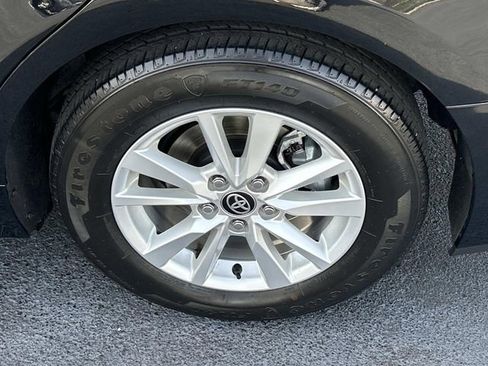 Used 2025 Toyota Camry LE image 12