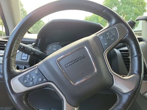 Used 2019 GMC Yukon XL Denali w/ Denali Ultimate Package AWD/4WD image 24
