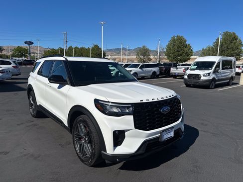 Used 2025 Ford Explorer ST w/ Sun And Sound Package AWD/4WD image 7