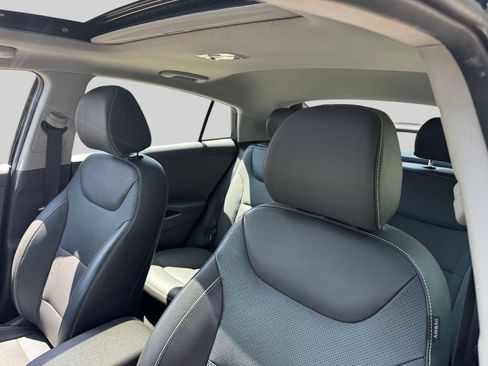Used 2019 Hyundai Ioniq Limited FWD image 17