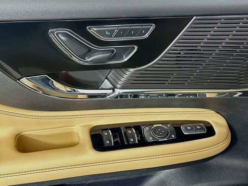 Used 2022 Lincoln Corsair Reserve w/ Elements Package FWD image 18