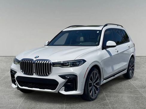 Used 2021 BMW X7 xDrive40i w/ M Sport Package AWD/4WD image 1