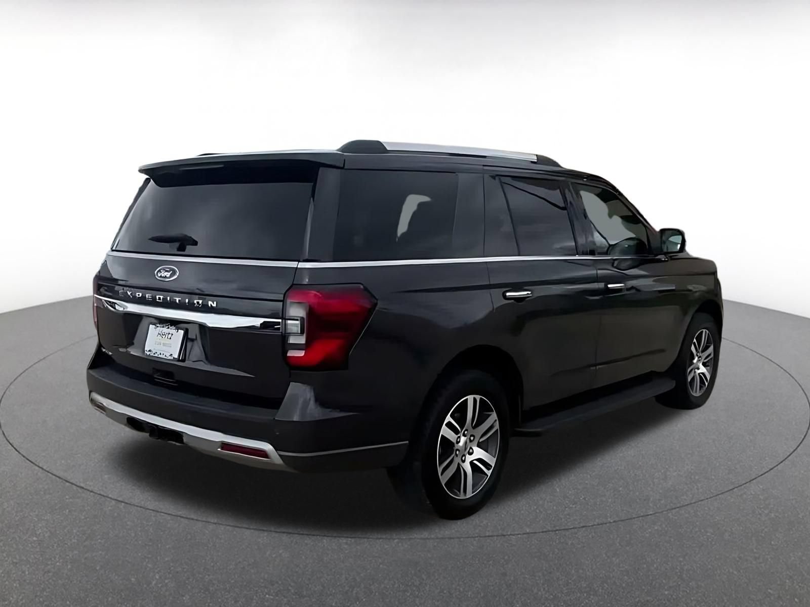 Used 2024 Ford Expedition Limited RWD image 13