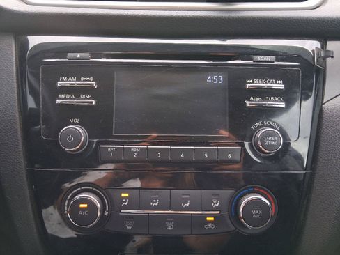 Used 2016 Nissan Rogue S w/ Appearance Package FWD image 24