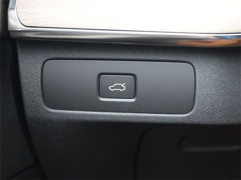 New 2026 Volvo XC90 B6 Ultra image 29