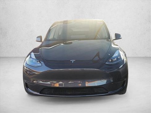 Used 2025 Tesla Model Y Long Range image 2