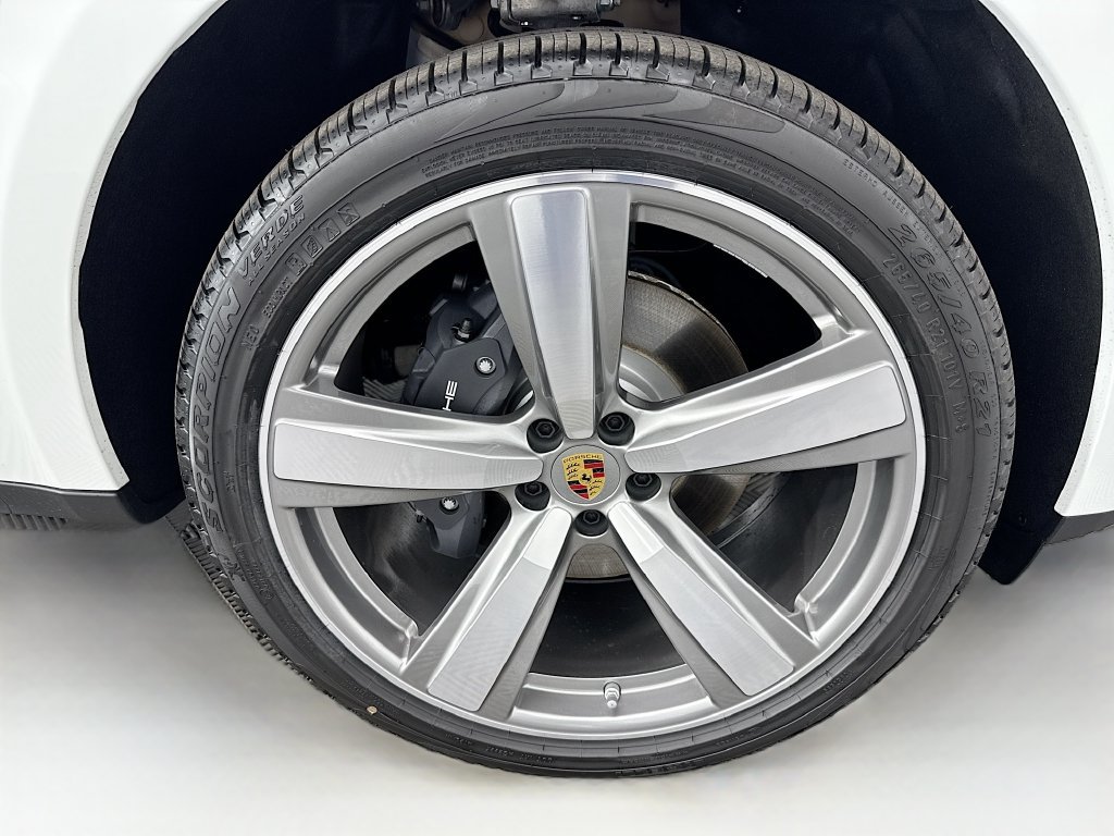 Used 2026 Porsche Macan AWD/4WD image 33