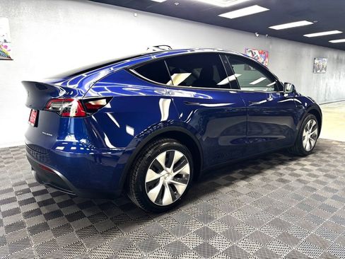 Used 2022 Tesla Model Y Long Range image 15