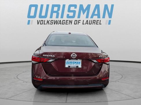 Used 2023 Nissan Sentra SV image 3