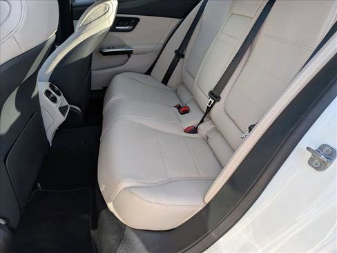 Certified 2025 Mercedes-Benz C 300 4MATIC Sedan image 18