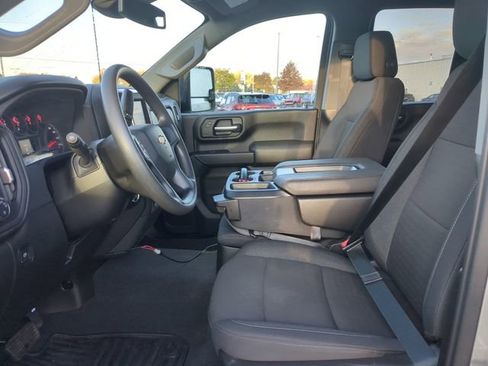 Used 2025 Chevrolet Silverado 2500 Custom w/ Custom Value Package image 8