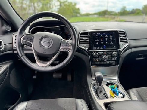 Certified 2021 Jeep Grand Cherokee Laredo X image 13